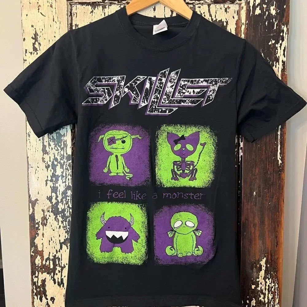 Skillet I Feel Like A Monster Album Music Black unisex size small. panhead.